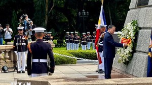 Top Vietnamese leader pays tribute to Philippine national hero Jose Rizal