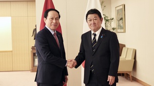 Deputy Prime Minister Le Tien Chau meets Japanese Foreign Minister Motegi Toshimitsu