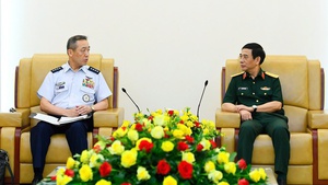 Viet Nam invites Japan to attend 3rd International Defense Expo