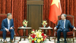 Top leader To Lam hosts Acting U.S. Secretary of the Navy Hung Cao