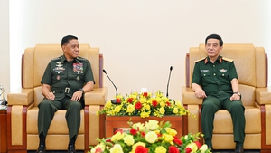 Deputy PM Phan Van Giang receives Chief of Staff of Philippine Armed Forces