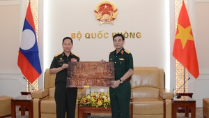 Viet Nam invites Laos to participate in 3rd International Defense Expo