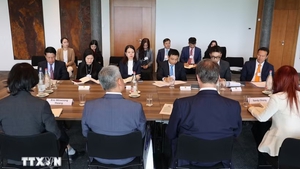 Deputy PM meets WTO Deputy Director-General, Co-Chair of WEF Board of Trustees in Geneva