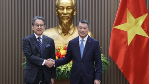 Prime Minister Le Minh Hung receives JBIC Governor