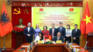 Viet Nam, Albania sign MoU on labor cooperation