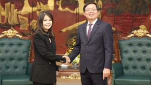 Deputy Prime Minister Ho Quoc Dung hosts President of Southeast Asia Semiconductor Association