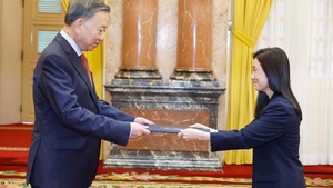 Top leader To Lam hosts newly-accredited U.S. Ambassador