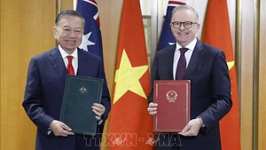 Viet Nam, Australia exchange three Joint Statements, seven cooperation documents
