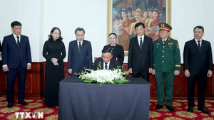 Standing member of CPVCC Secretariat Tran Cam Tu to attend funeral of President of Lao National Assembly Saysomphone Phomvihane in Vientiane