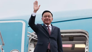 Politburo member Tran Cam Tu starts official visit to Singapore