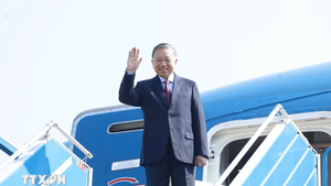 Top Vietnamese leader leaves for State visits to Australia, New Zealand