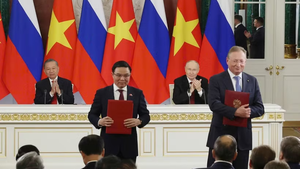 Viet Nam, Russia sign cooperation deals in Moscow