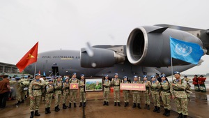 Two Vietnamese units depart for UN peacekeeping missions