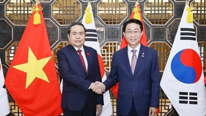 Top Vietnamese legislator holds talks with Korean counterpart Cho Jeong-sik