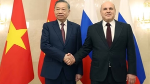 To Lam meets with Russian Prime Minister Mikhail Mishustin