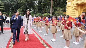 范明正总理举行仪式迎接新西兰总理（组图）