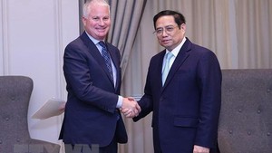 越南政府总理范明正接见美国企业代表