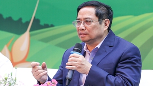 越南政府总理范明正与农民对话