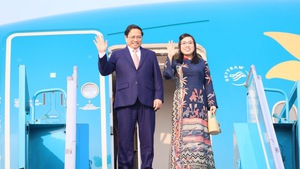 越南政府总理范明正启程赴阿联酋出席COP28并对土耳其进行正式访问