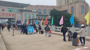 越中芒街-东兴口岸人员出入境活动全面恢复
