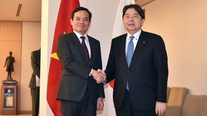 提议日本考虑对越南公民免签证