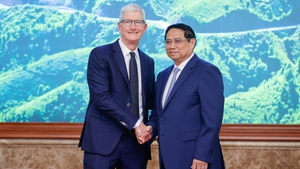 越南政府总理范明正会见美国苹果公司首席执行官蒂姆•库克