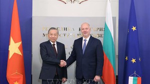 越共中央总书记苏林会见保加利亚总理罗森&#183;热利亚兹科夫