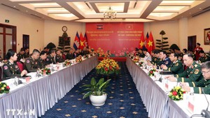 越南与柬埔寨第八次国防政策对话在胡志明市举行