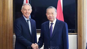 越共中央总书记苏林会见英国前首相托尼&#183;布莱尔