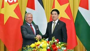 越南国家主席梁强与约旦国王举行会谈