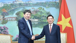 越南政府副总理胡德福会见中国华设设计集团董事长杨卫东