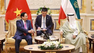 越南政府总理范明政会见科威特国王