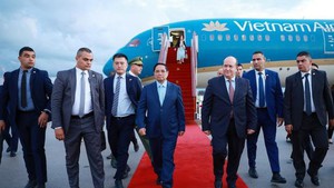 越南政府总理范明政开始对阿尔及利亚进行正式访问