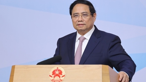 范明政总理：越南国际金融中心必须在今年11月投入运营