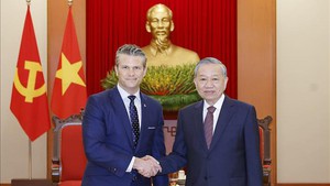 越共中央总书记苏林会见美国战争部长皮特&#183;赫格塞思