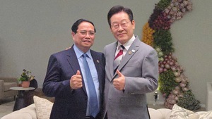 韩国总统：进一步加强与越南的劳务合作