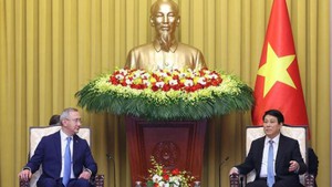 越南国家主席梁强会见俄罗斯卡卢加州州长弗拉迪斯拉夫&#183;沙什帕