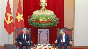 苏林总书记会见俄罗斯联邦安全会议秘书谢尔盖·绍伊古