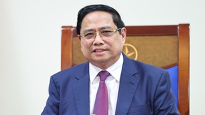 范明政总理与马来西亚总理通电话