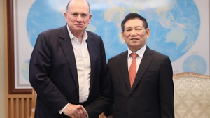 胡德福副总理会见友邦保险集团首席执行官兼总裁