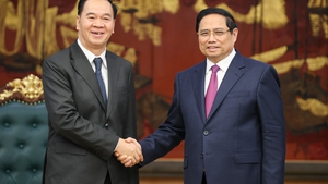 范明政总理会见老挝教育体育部部长