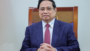 范明政总理与新加坡总理通电话