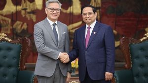 范明政总理会见老挝外交部长