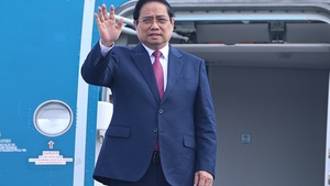 范明政总理启程前往老挝共同主持越老政府间委员会第48次会议