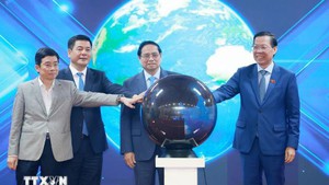 越南外贸进出口总额突破9000亿美元 连续十年贸易顺差