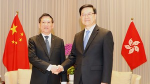 越南政府副总理胡德福会见中国香港特别行政区行政长官李家超