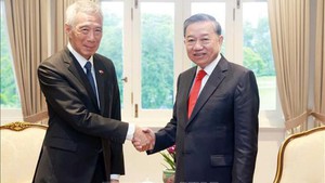 越共中央总书记苏林会见新加坡前总理、国务资政李显龙