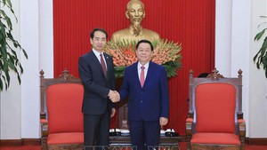 越共中央宣教和民运部部长阮仲义会见中国驻越南大使何炜