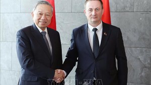 越共中央总书记苏林会见白俄罗斯总理图尔钦