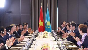 苏林总书记会见哈萨克斯坦议会下院议长叶尔兰&#183;科沙诺夫